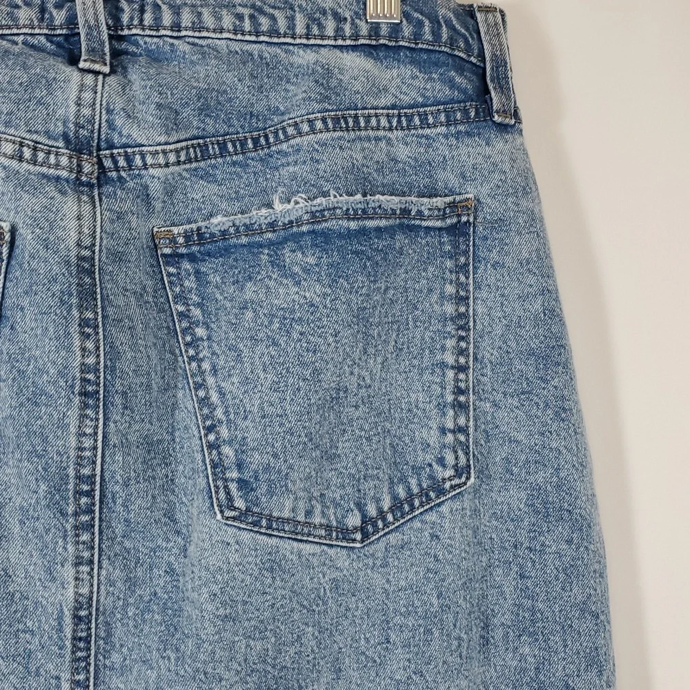 Universal Thread Woman's Medium Wash Denim Maxi Skirt ~ Blue - Picture 11 of 13
